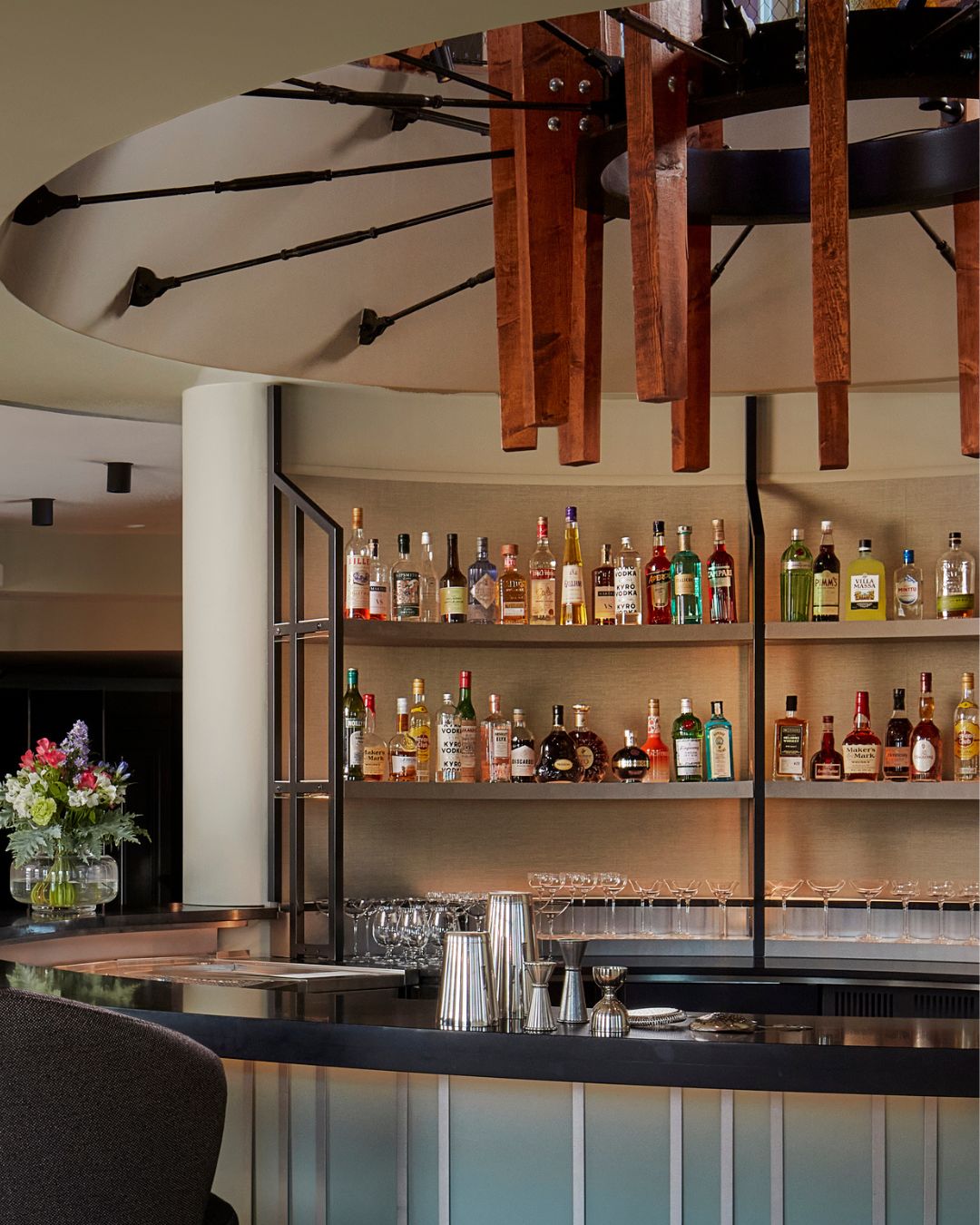 Spring evenings call for something special.
At Kupoli, the cocktails are crafted with care, the atmosphere is timeless, and the city lights set the mood. We’re open Wednesday to Saturday, 5 PM to 1 AM – welcome to experience it.
#KupoliCocktailBar #SpringInHelsinki #CocktailMoments