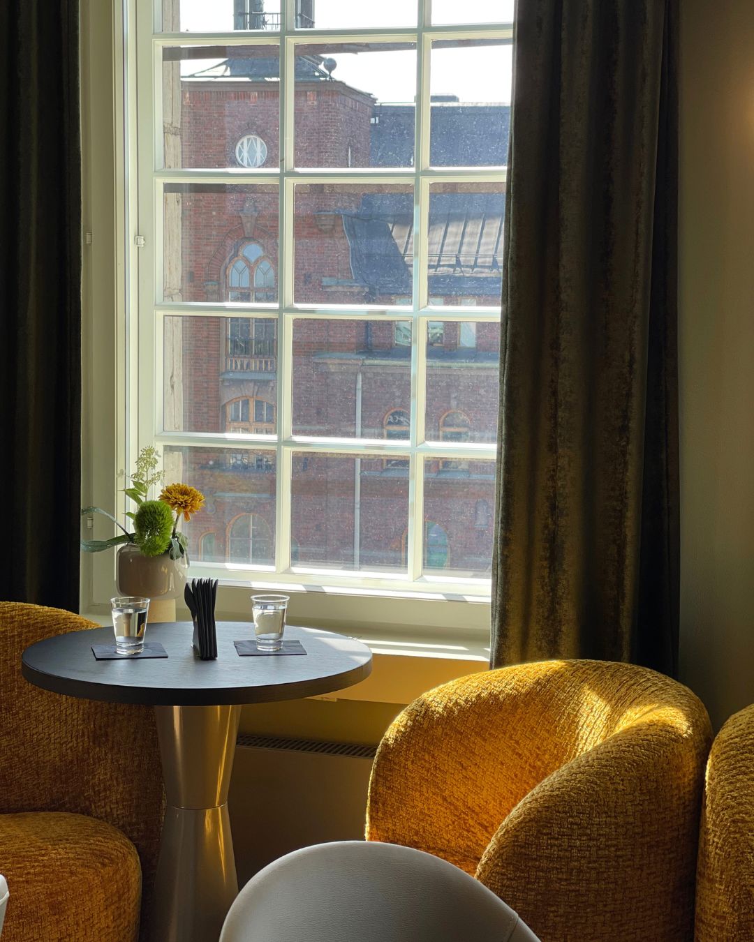 Step into Kupoli and discover the perfect blend of elegance and warmth. ✨
Our sophisticated interior, paired with a cozy atmosphere, creates a unique space to unwind and enjoy the evening. Whether you’re here for a signature cocktail or a special celebration, every detail is designed to make your visit unforgettable.
Welcome! 🧡
#Kupoli #Helsinki #Kupolicocktails #Cocktail #Cocktails #Cocktailtime #Cocktailhour #Cocktailkingdom #Helsinki #NHCollection