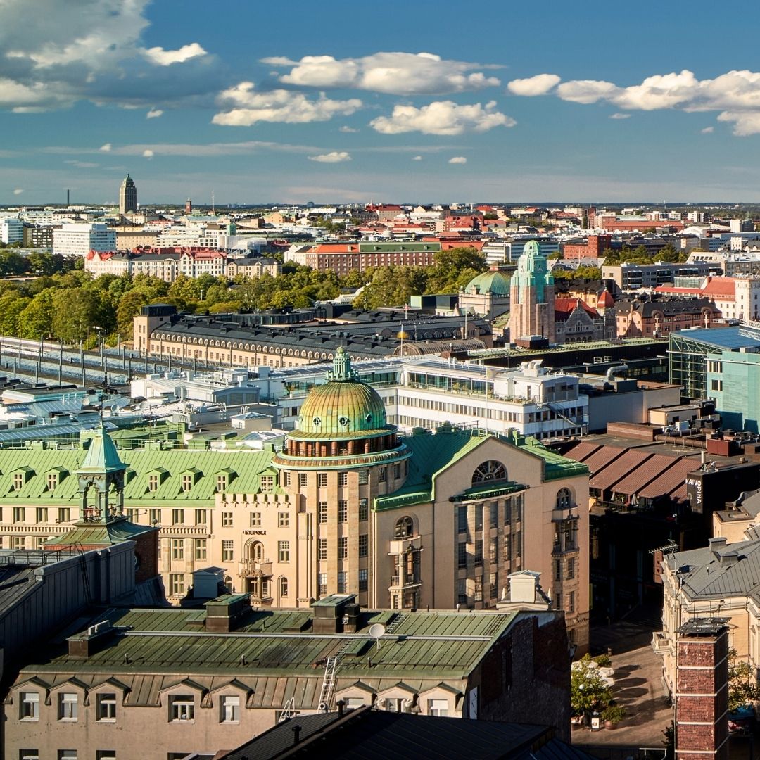 Cheers to Helsinki!✨
On Helsinki Day, we raise our glasses to the city we call home – a place of stories, seasons, and stunning skies.
Come celebrate with us high above the city – where every sip honours seasons and Helsinki. 🍸
#HelsinkiDay #KupoliCocktailbar #AboveHelsinki #NordicCocktails