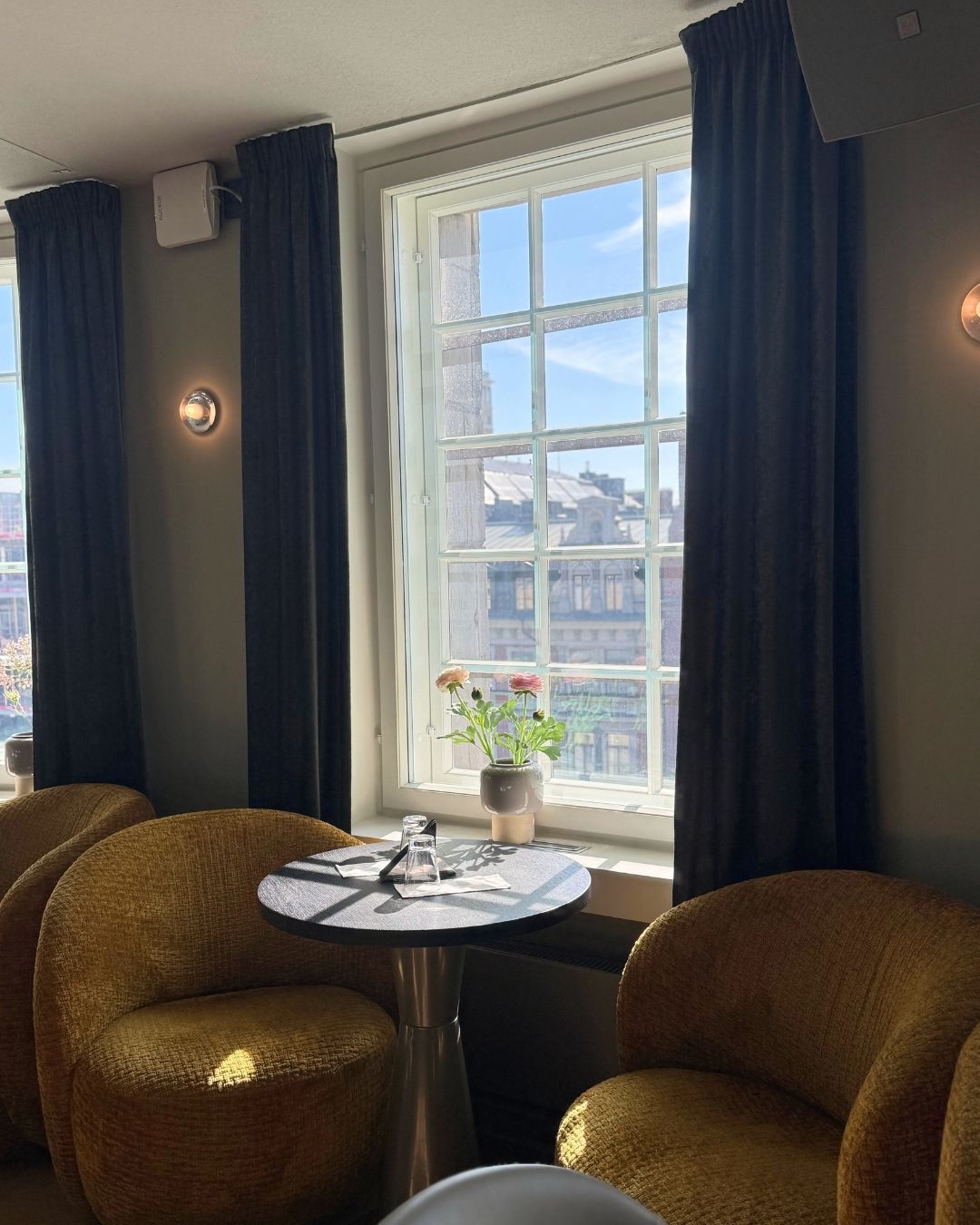 Cocktails in Kupoli style? ✨ We are open Wed–Sat from 5pm to 1am. Welcome!
#KupoliBar #SummerCocktails #HelsinkiCocktails #KupoliSummerMenu #NHCollectionHelsinkiGrandHansa