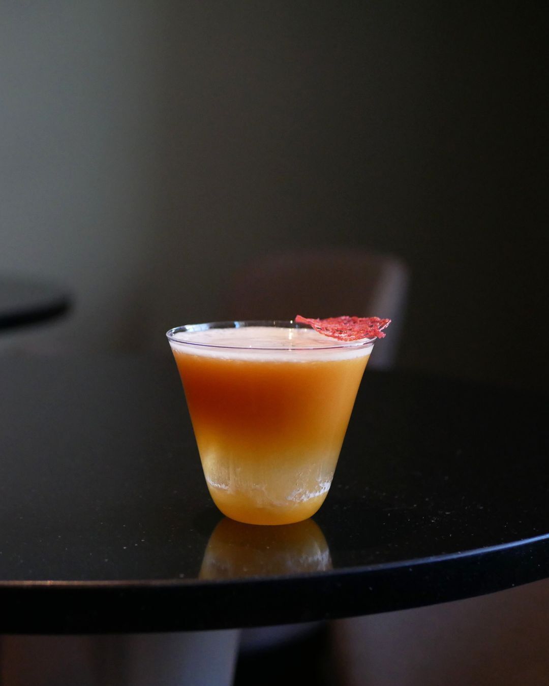 Rooted PMPKN – earthy, spicy & soul-warming 🎃✨
A seasonal autumn cocktail with roasted pumpkin and warming spices, brightened with a splash of pink grapefruit. Soft, spicy, and perfectly balanced — a taste of the season in every sip.
#KupoliBar #AutumnCocktails #HelsinkiCocktails #KupoliAutumnMenu